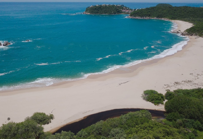 playa punta arena huatulco